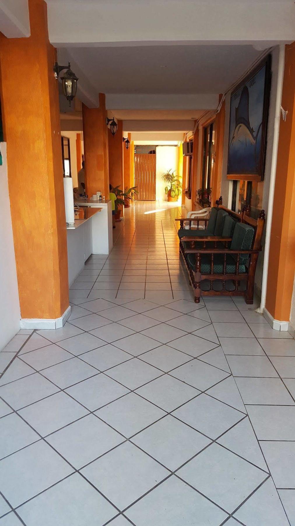 Hotel Suites Tropicana Ixtapa Икстапа Екстериор снимка