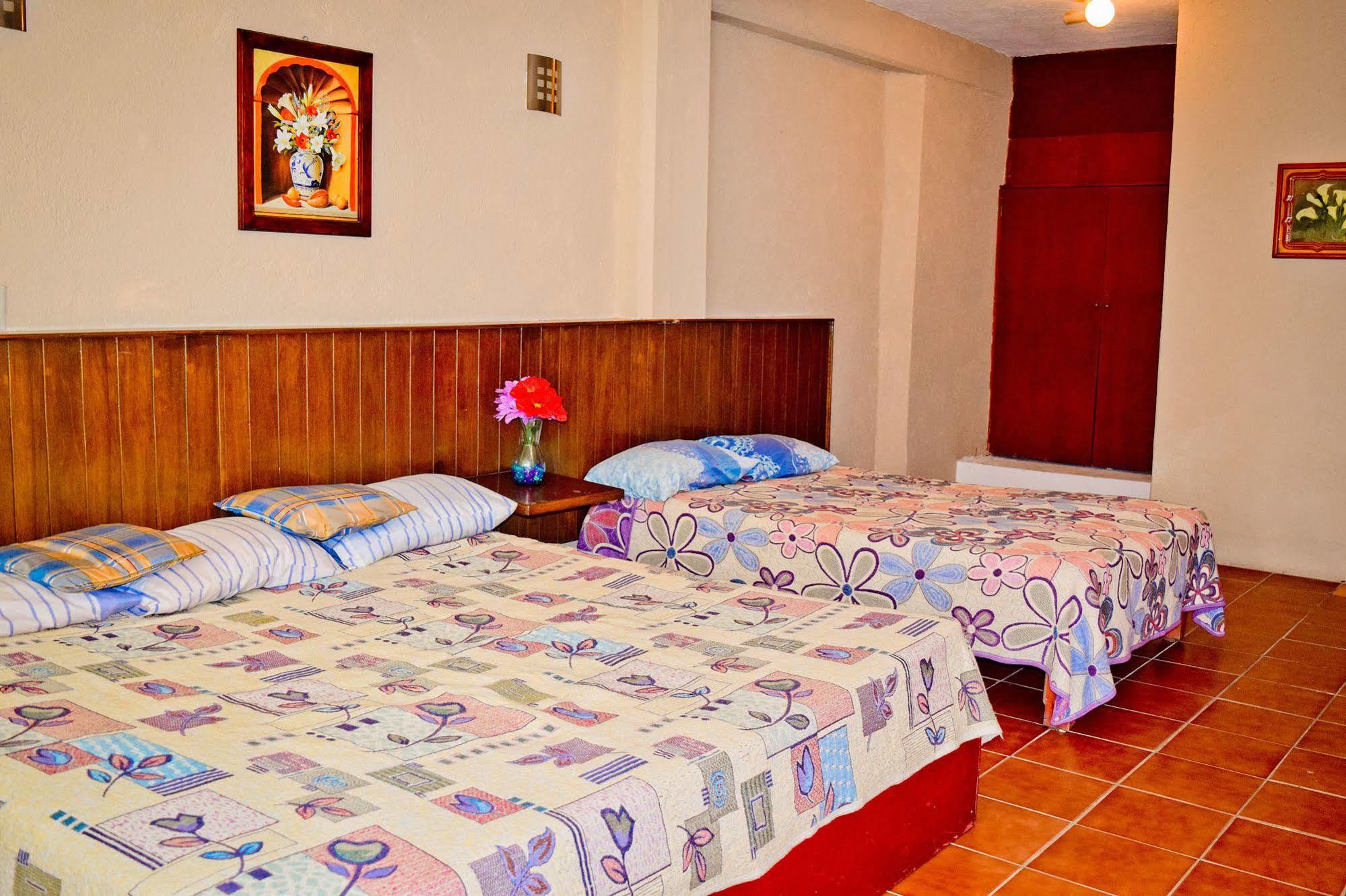 Hotel Suites Tropicana Ixtapa Икстапа Екстериор снимка