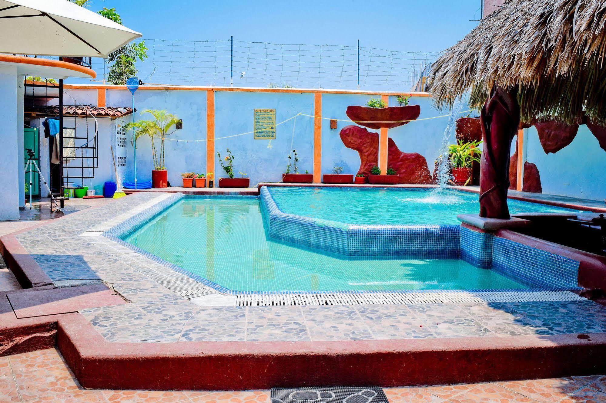 Hotel Suites Tropicana Ixtapa Икстапа Екстериор снимка