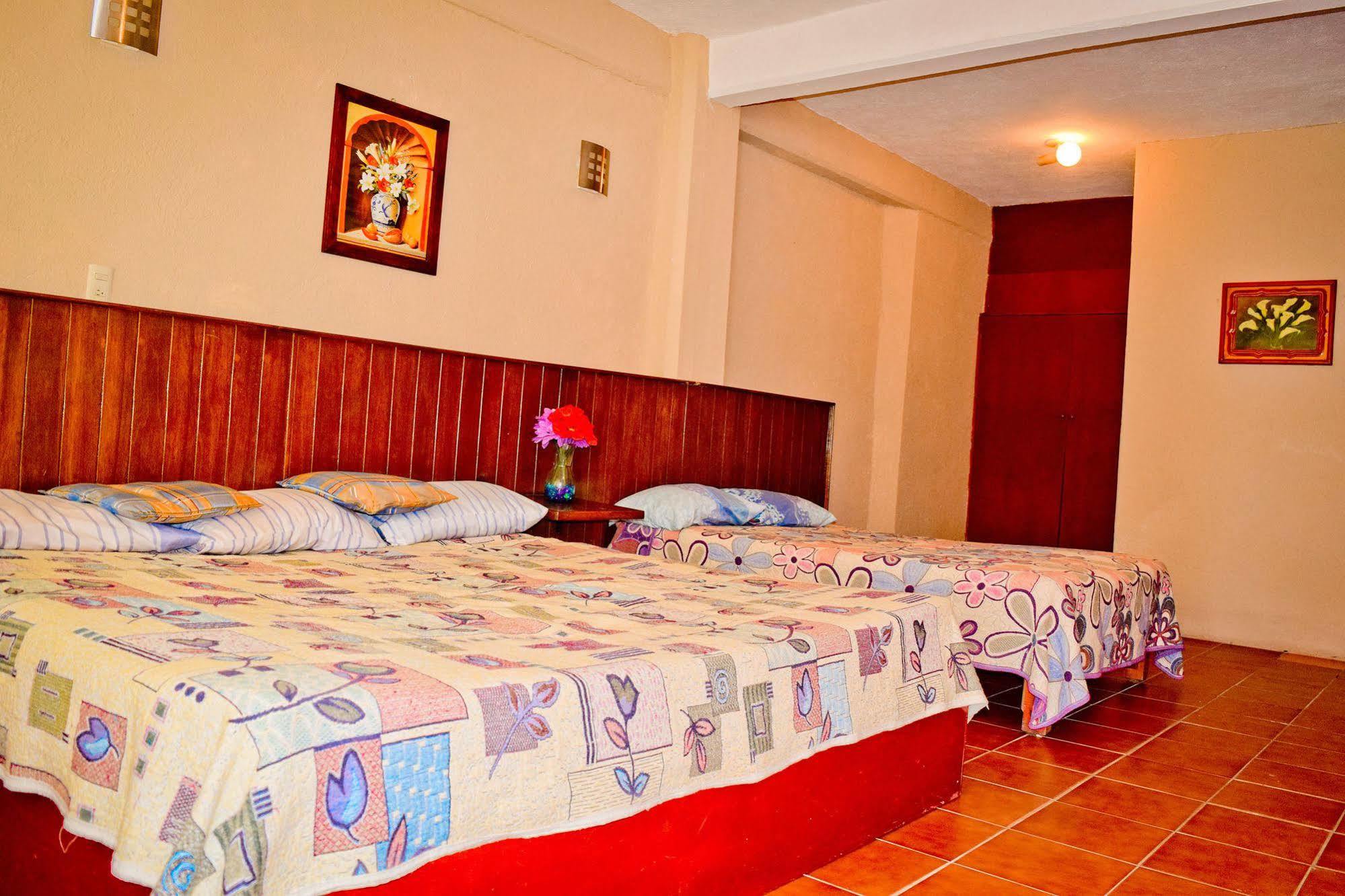 Hotel Suites Tropicana Ixtapa Икстапа Екстериор снимка